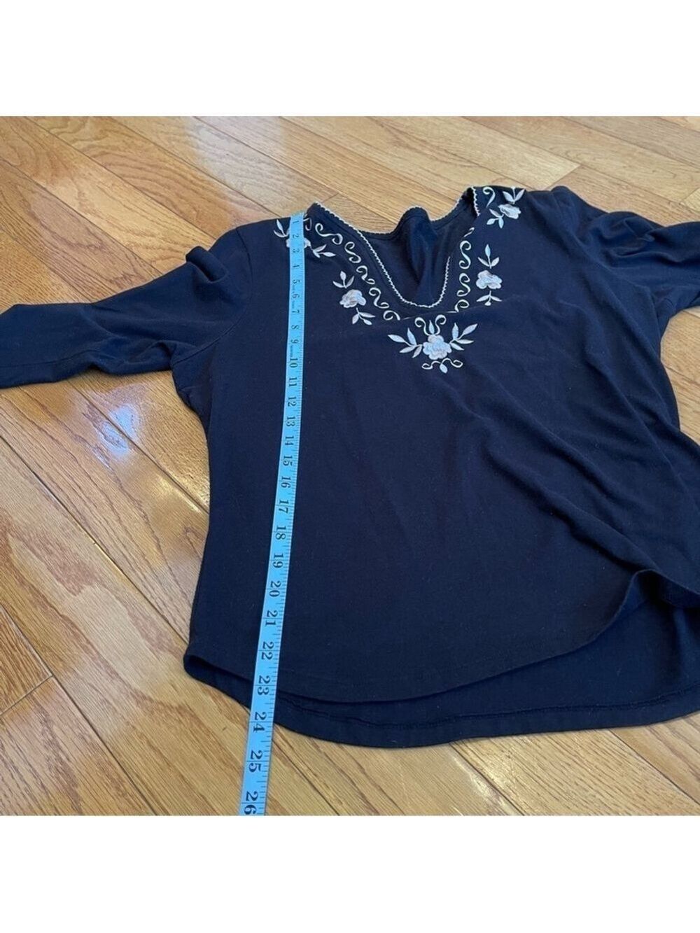 Women’s jersey top spandex embroidered front black 3/4 sleeve Sz XL - Picture 8 of 8